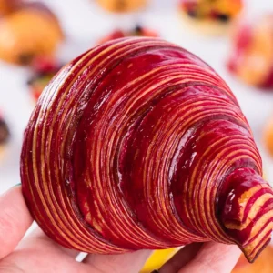 5990 Szkoła Artystyczna Wiesław Kucia - croissant kolorowy