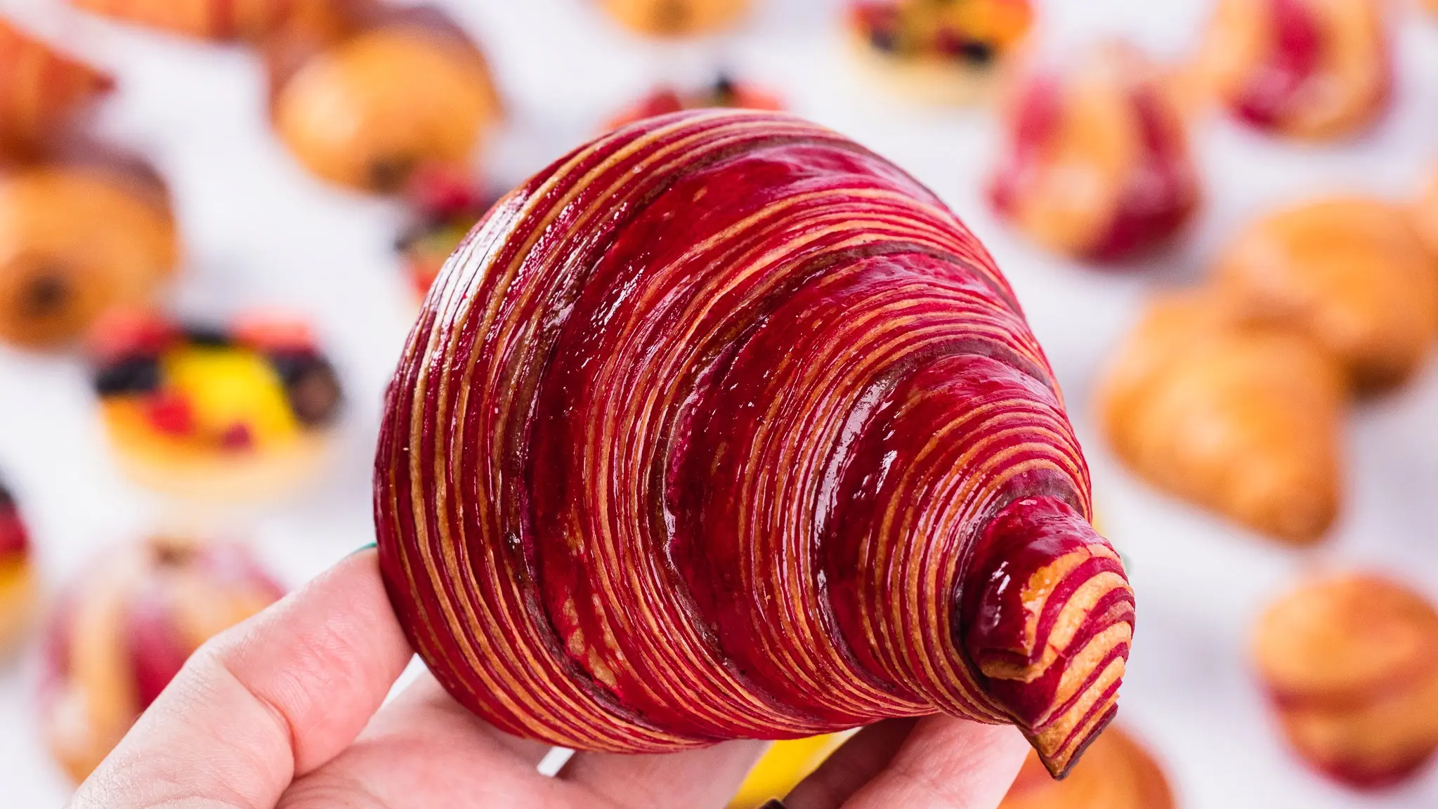 5990 Szkoła Artystyczna Wiesław Kucia - croissant kolorowy