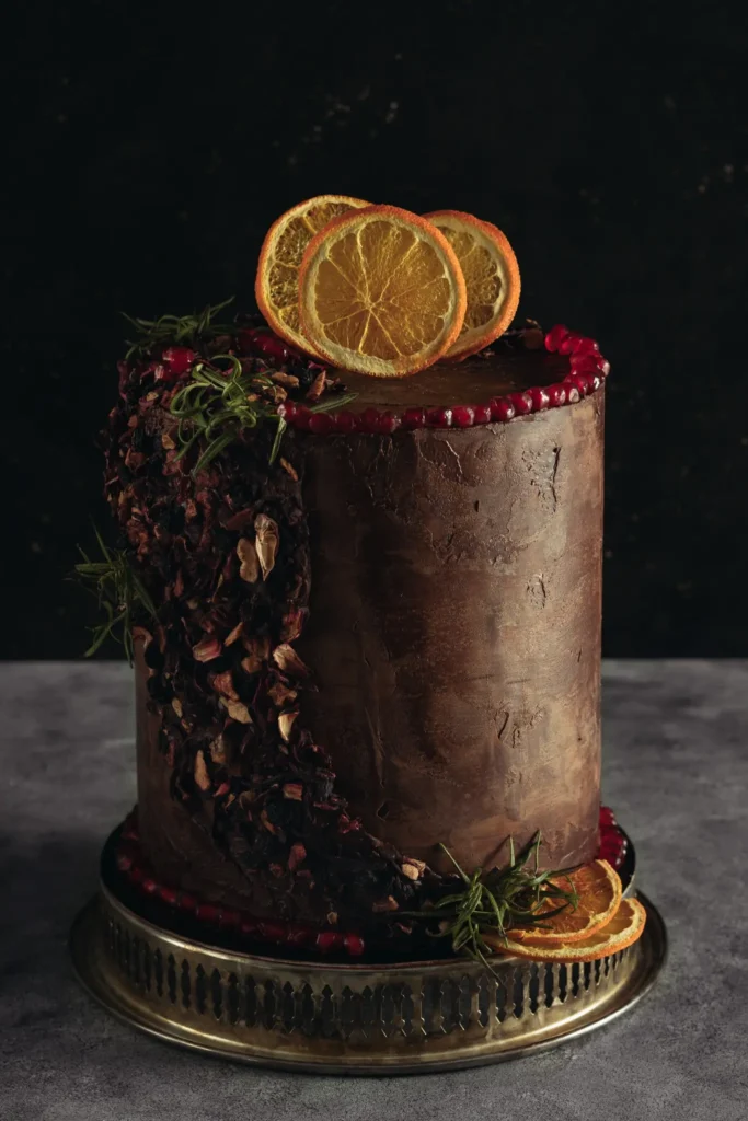 Tort czekoladowy wegański z bezglutenowymi biszkoptami