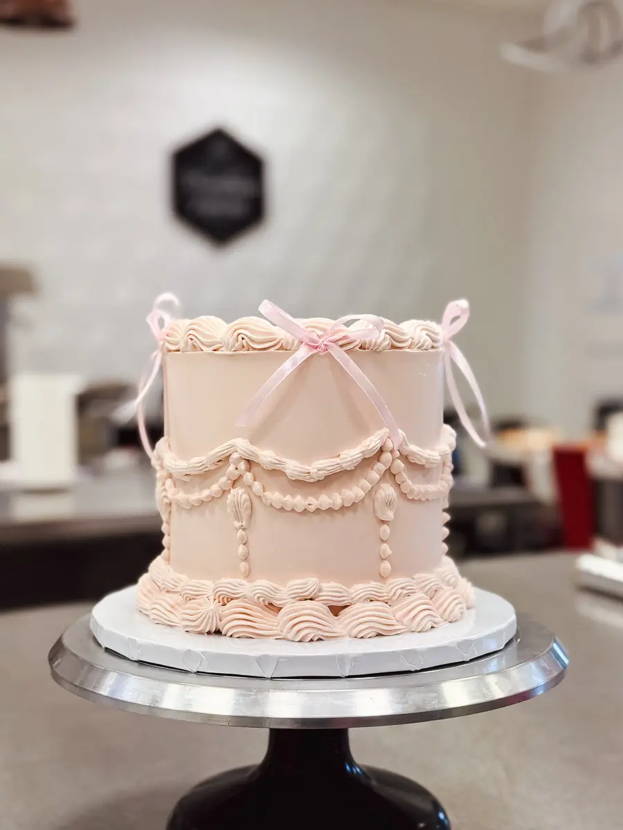 Szkolenie cukiernicze - artystyczny tort od podstaw - Lambeth cake - obrazek 12