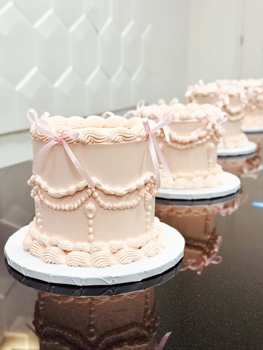 Szkolenie cukiernicze - artystyczny tort od podstaw - Lambeth cake - obrazek 7